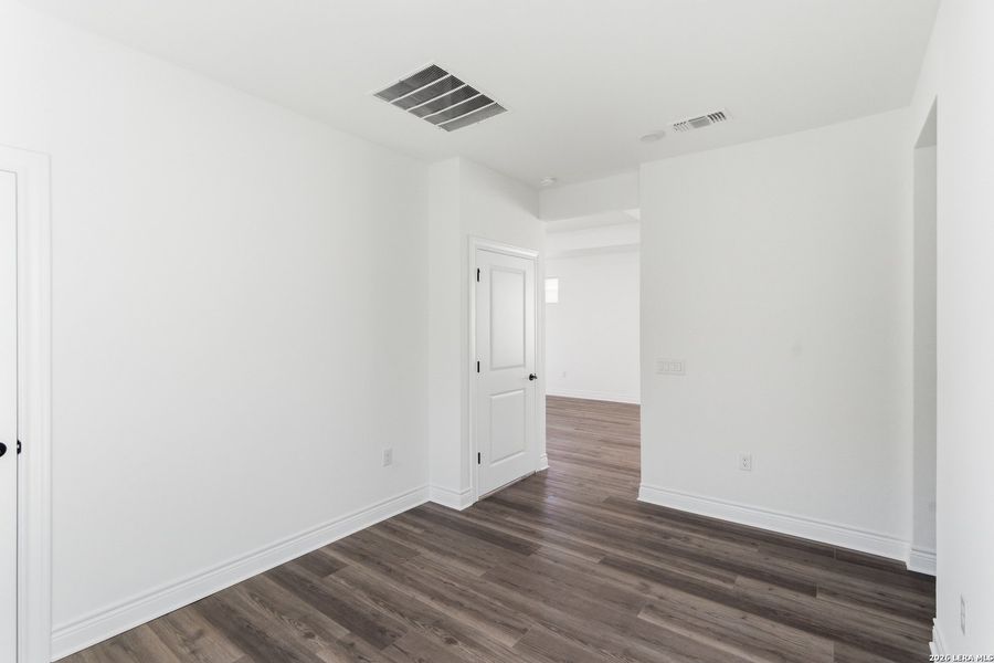 Spacious, unfurnished interior of a new home in Del Webb New Braunfels at Veramendi, New Braunfels (Image 19). Spacious, unfurnished interior of a new home in Del Webb New Braunfels at Veramendi, New Braunfels (Image 19).