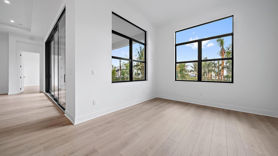 Spacious, unfurnished interior of a new home in , Palm Beach Gardens (Image 22).