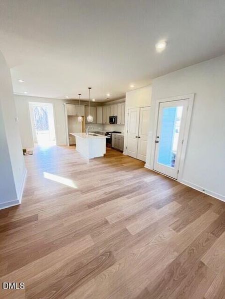 Interior 3 - 27 Dec 2025