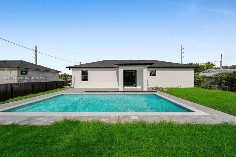 Exterior details and patio area of a home in , Cape Coral (Image 20). Exterior details and patio area of a home in , Cape Coral (Image 20).