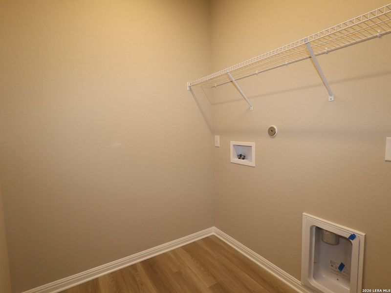 Spacious, unfurnished interior of a new home in Mesquite Ridge, San Antonio (Image 18). Spacious, unfurnished interior of a new home in Mesquite Ridge, San Antonio (Image 18).