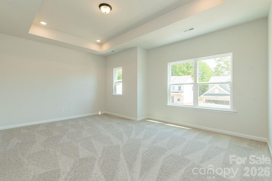 Spacious, unfurnished interior of a new home in Sunset Meadows, Charlotte (Image 18).