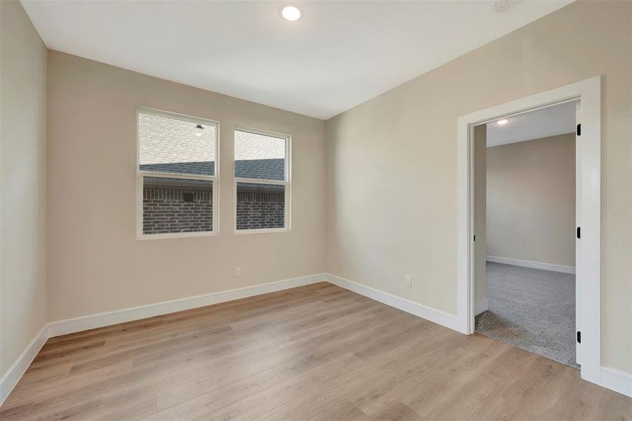 Spacious, unfurnished interior of a new home in Elevon, Lavon (Image 25).