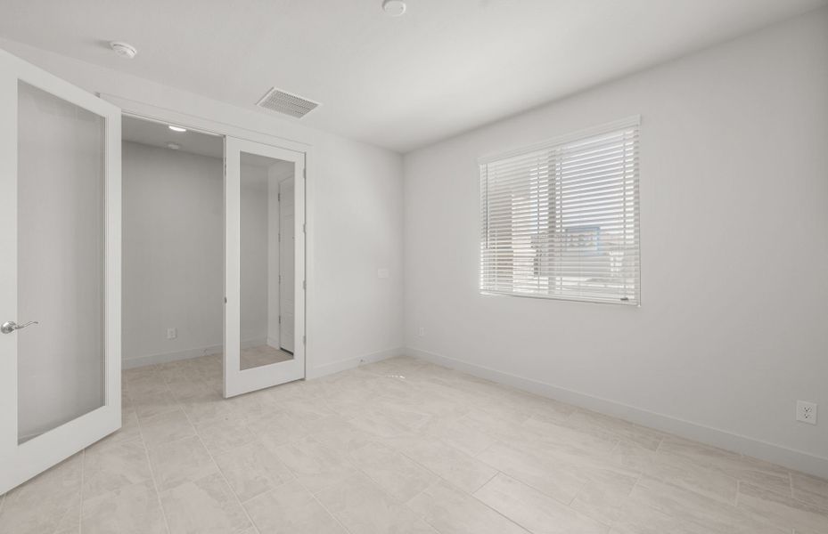 Spacious, unfurnished interior of a new home in Blossom Rock, Apache Junction (Image 23).