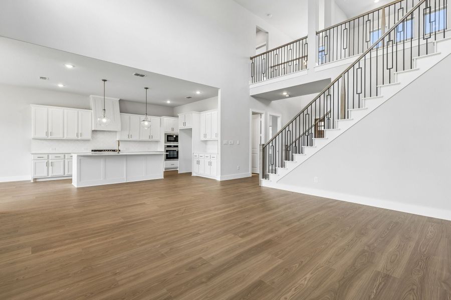 Spacious, unfurnished interior of a new home in Painted Tree Lakeside, McKinney (Image 16).