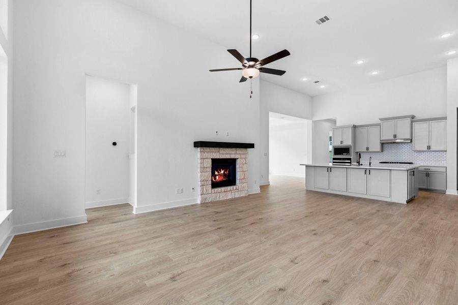 4br New Home in Kyle, TX.  - Slide 18