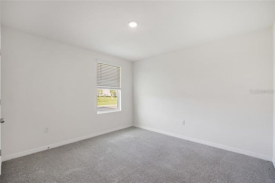 Spacious, unfurnished interior of a new home in Abbott Park, Zephyrhills (Image 21).