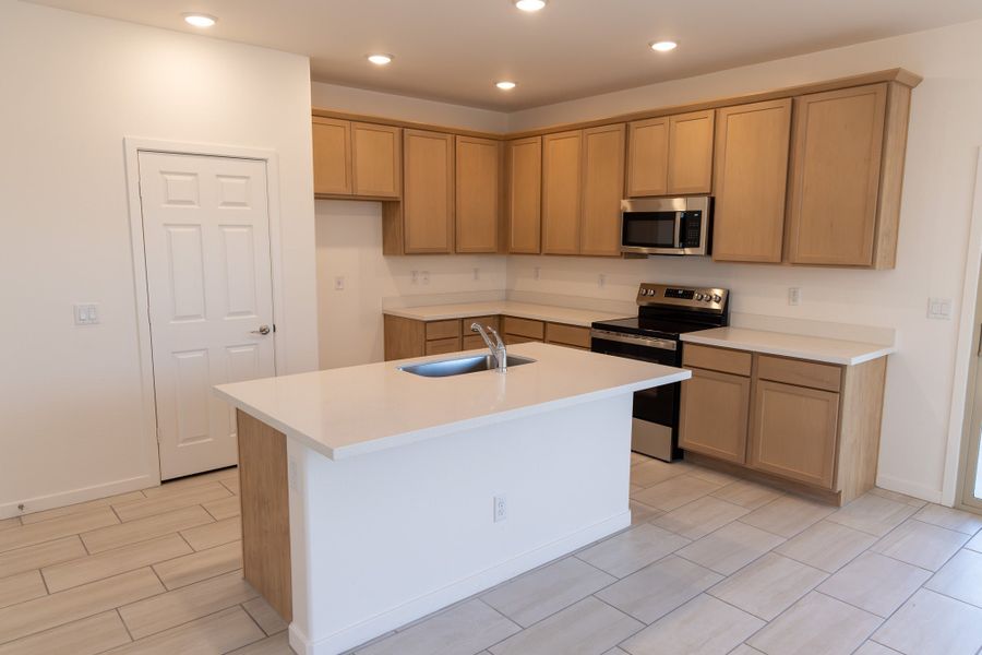 Furnished interior view inside a new home in Rancho Santa Rosa, Maricopa (Image 9).