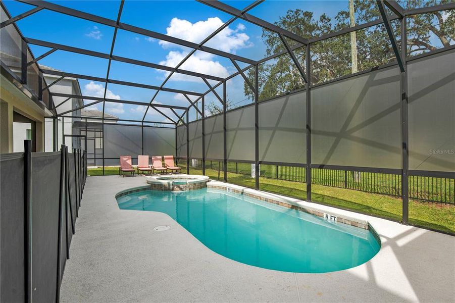 Exterior details and patio area of a home in , Kissimmee (Image 18).