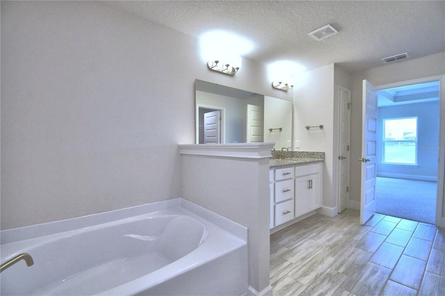 Furnished interior view inside a new home in , Auburndale (Image 33).