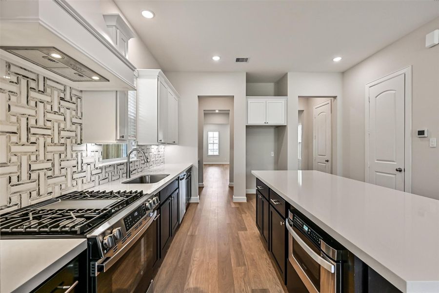 Furnished interior view inside a new home in Pearland Old Townsite, Pearland (Image 10).