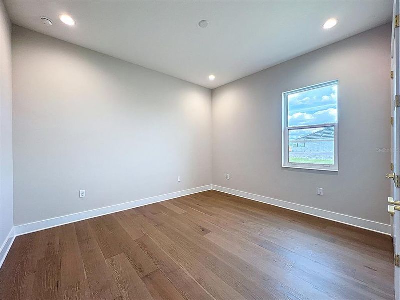 Spacious, unfurnished interior of a new home in Hampton Lakes, Sarasota (Image 52). Spacious, unfurnished interior of a new home in Hampton Lakes, Sarasota (Image 52).