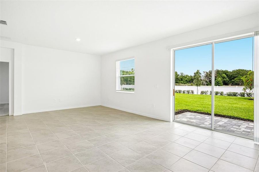Spacious, unfurnished interior of a new home in Southpointe, Palmetto (Image 23). Spacious, unfurnished interior of a new home in Southpointe, Palmetto (Image 23).