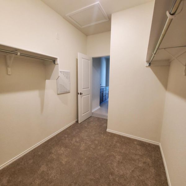 Spacious, unfurnished interior of a new home in Sonterra - Cool Water, Jarrell (Image 15).