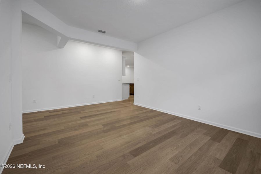 Spacious, unfurnished interior of a new home in Jennings Farm, Middleburg (Image 36). Spacious, unfurnished interior of a new home in Jennings Farm, Middleburg (Image 36).