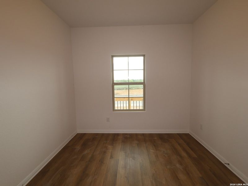 Spacious, unfurnished interior of a new home in Mesquite Ridge, San Antonio (Image 13).