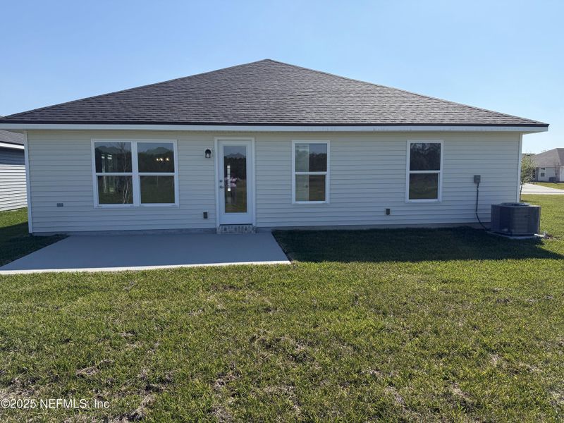 Exterior details and patio area of a home in Summerglen, Jacksonville (Image 16). Exterior details and patio area of a home in Summerglen, Jacksonville (Image 16).