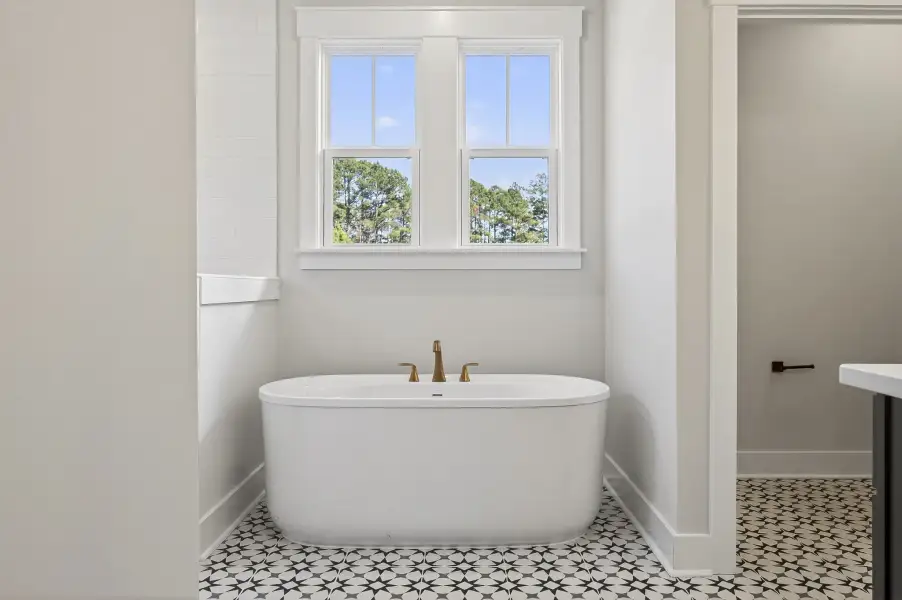 Representative interior finishes for a home built from the Beckham by Hunter Quinn Homes in Church Creek Reserve, Johns Island (Image 12).