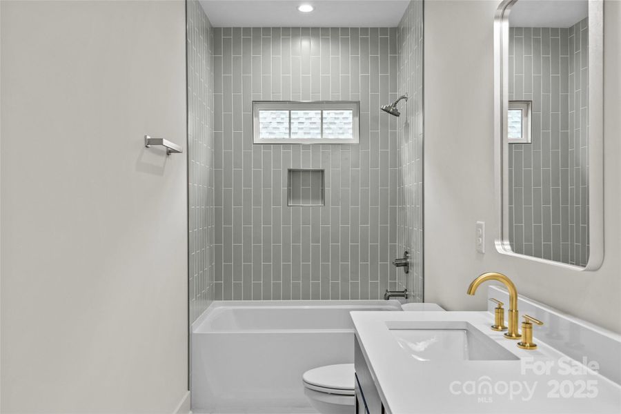 Image 35 of a home in .