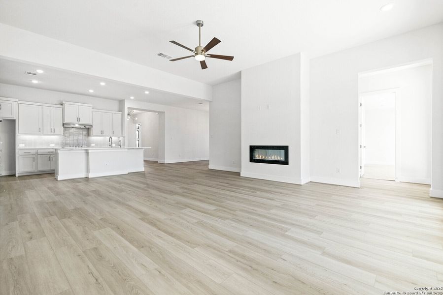 Spacious, unfurnished interior of a new home in Arbors at Fair Oaks, Boerne (Image 27). Spacious, unfurnished interior of a new home in Arbors at Fair Oaks, Boerne (Image 27).