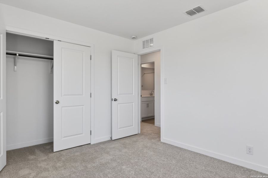 Spacious, unfurnished interior of a new home in Saddlebrook Ranch, Schertz (Image 29).