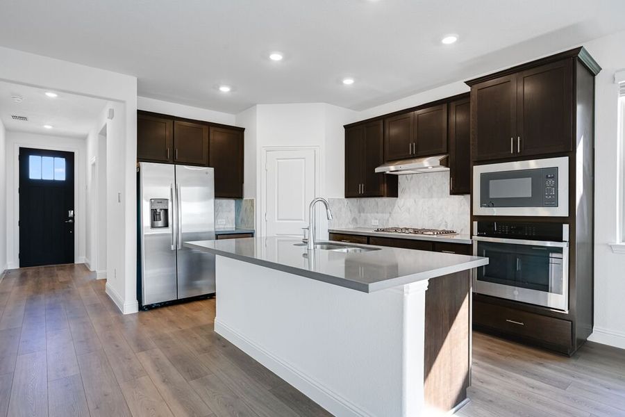 Furnished interior view inside a new home in Madero 50s, Fort Worth (Image 8).