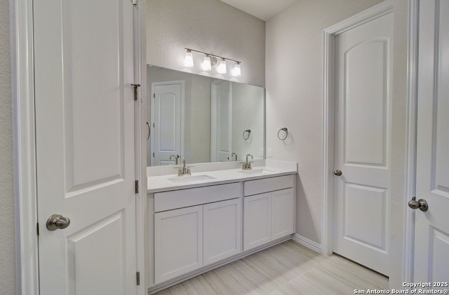 Furnished interior view inside a new home in Veranda, San Antonio (Image 7).