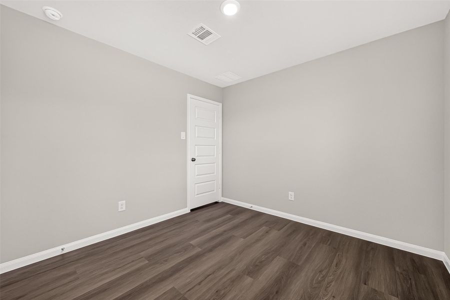 Spacious, unfurnished interior of a new home in Ridgeland Hills, Willis (Image 30).