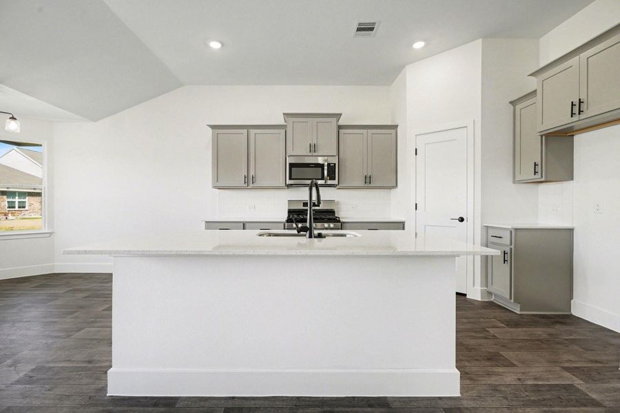 Furnished interior view inside a new home in Greystone, Angleton (Image 3).