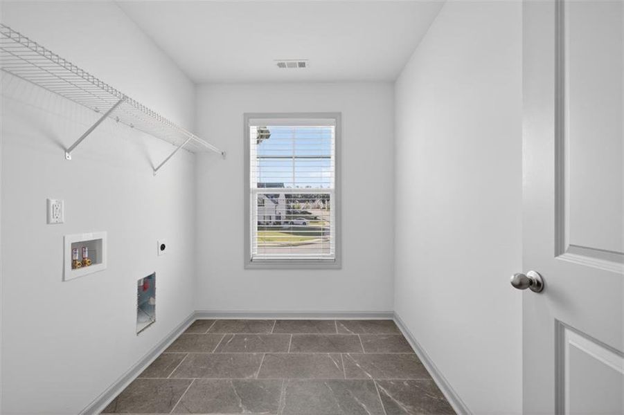 Spacious, unfurnished interior of a new home in , Auburn (Image 19).