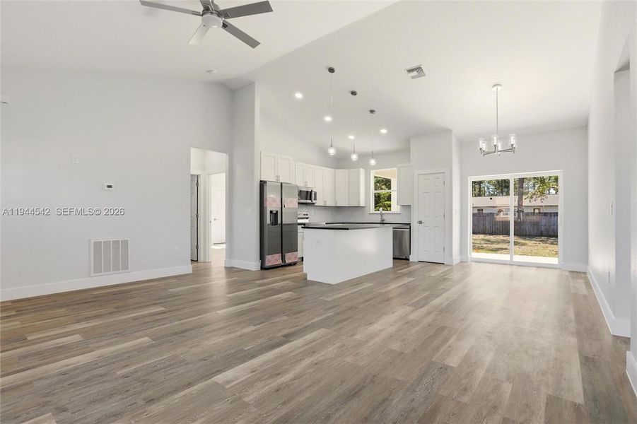 Spacious, unfurnished interior of a new home in , Sebring (Image 25).