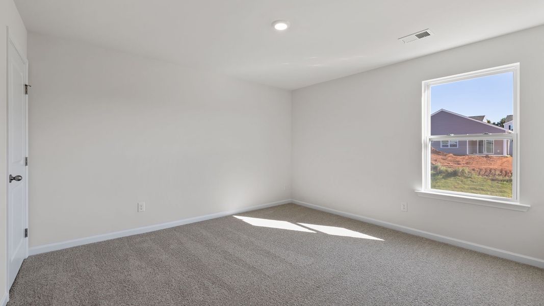 Spacious, unfurnished interior of a new home in Sage Grove, Lyman (Image 22).