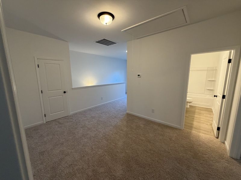 Spacious, unfurnished interior of a new home in Marlin Pointe, White House (Image 13).