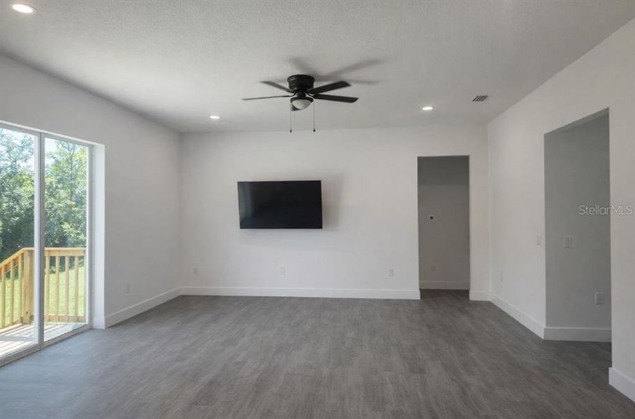Spacious, unfurnished interior of a new home in , Spring Hill (Image 17).