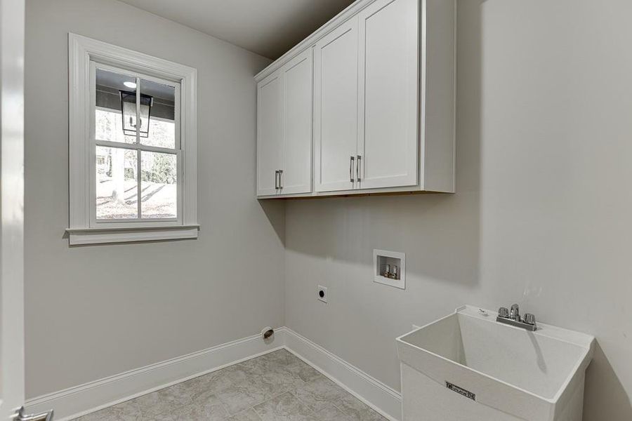 Spacious, unfurnished interior of a new home in , Buford (Image 16).