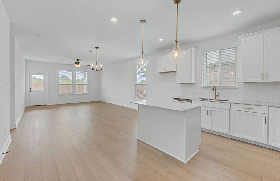 Spacious, unfurnished interior of a new home in Lagos, Manor (Image 26).