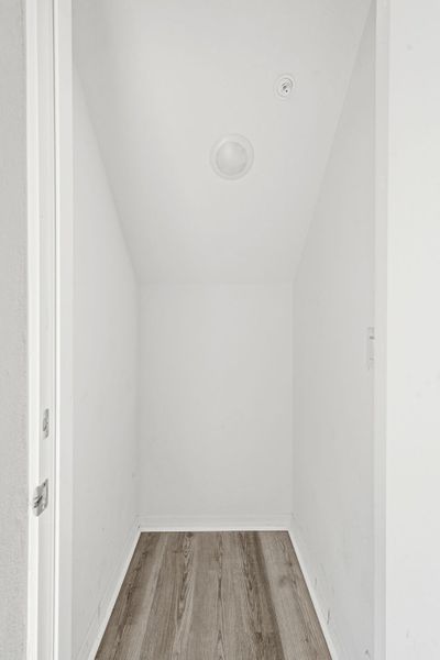 Spacious, unfurnished interior of a new home in Shenandoah Reserve, Orlando (Image 42).