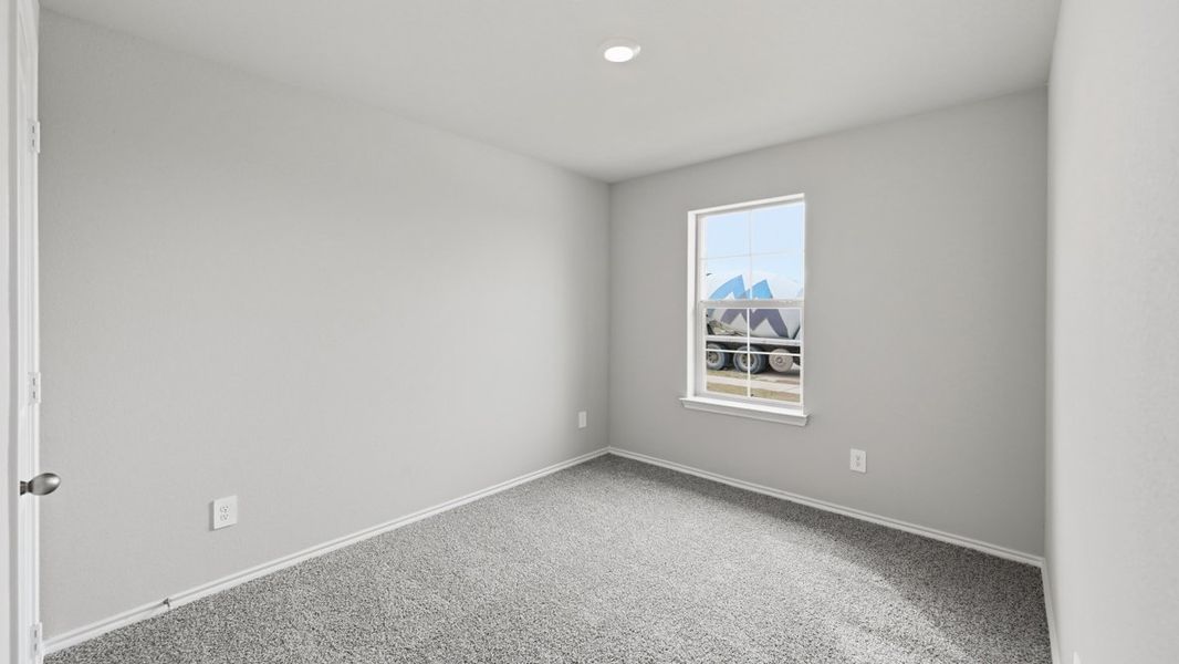 Representative unfurnished interior of a home built from the Dalton by D.R. Horton in Rock Creek West, Fort Worth (Image 27).