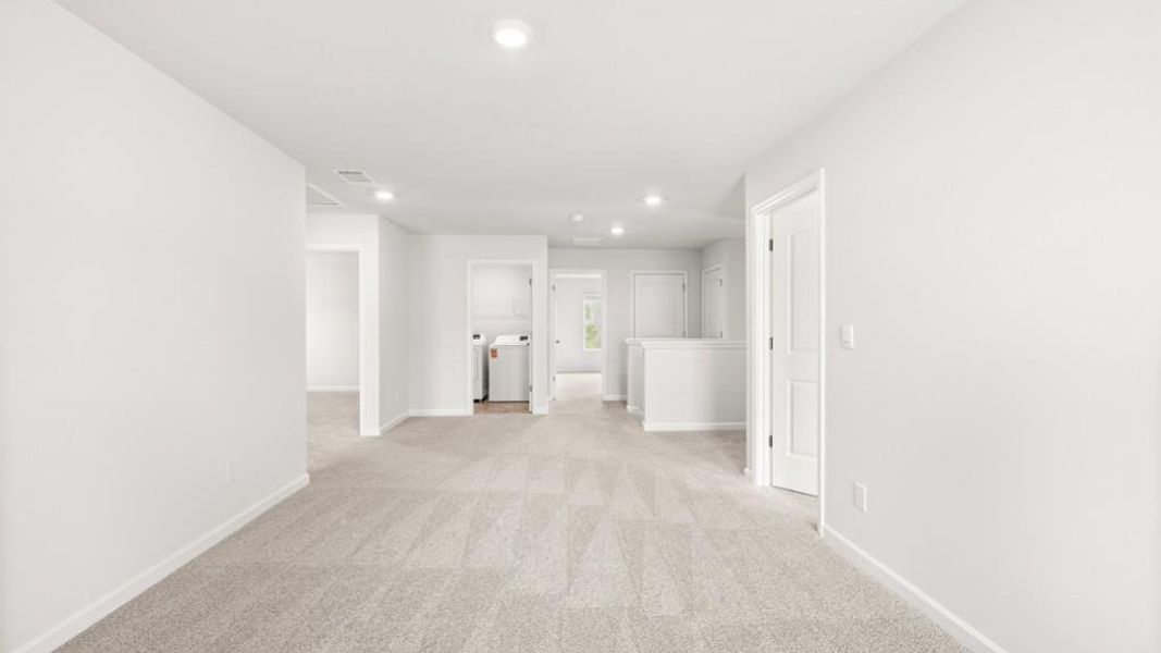 Spacious, unfurnished interior of a new home in Thompson Ridge, Dallas (Image 24). Spacious, unfurnished interior of a new home in Thompson Ridge, Dallas (Image 24).