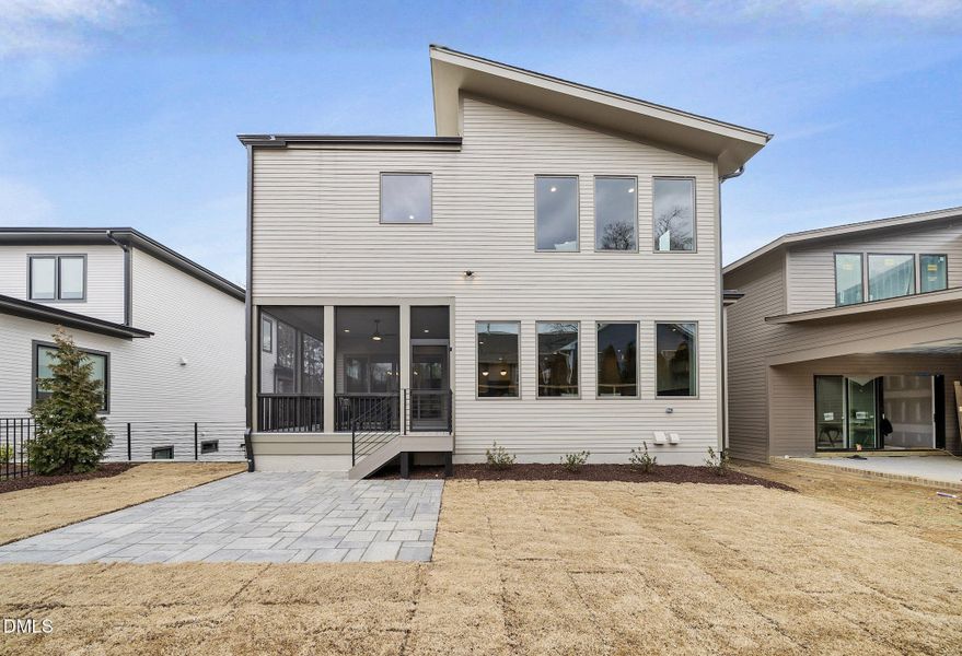 38 - 407 Waldo_Backyard