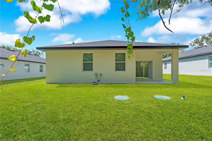 Exterior details and patio area of a home in , Apopka (Image 27).