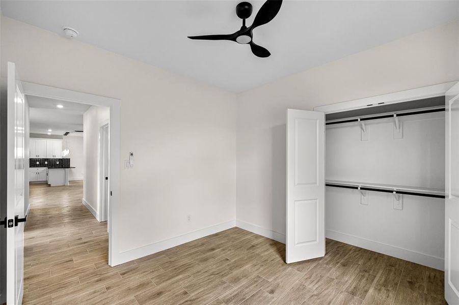 Spacious, unfurnished interior of a new home in , Granbury (Image 36).