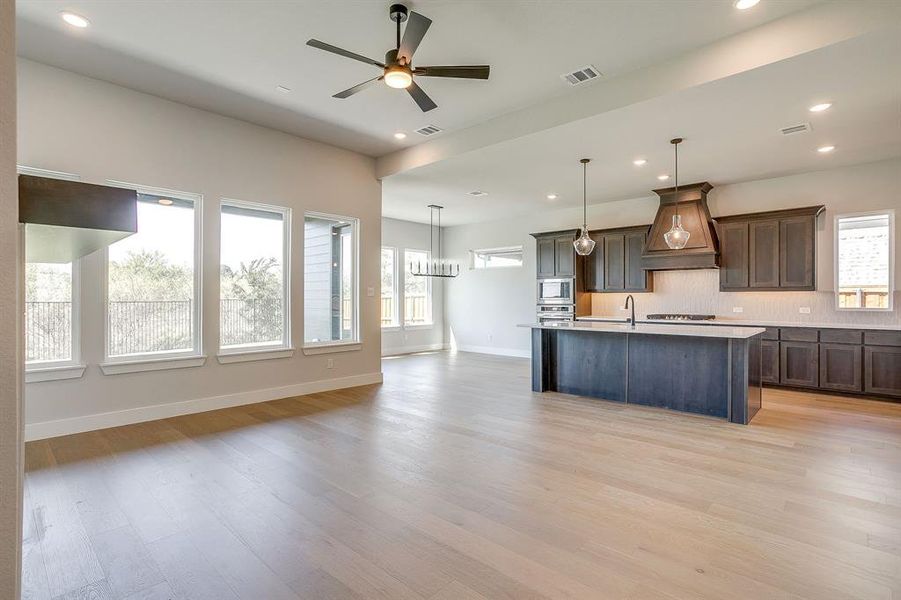 Spacious, unfurnished interior of a new home in Pecan Grove, Burleson (Image 36). Spacious, unfurnished interior of a new home in Pecan Grove, Burleson (Image 36).