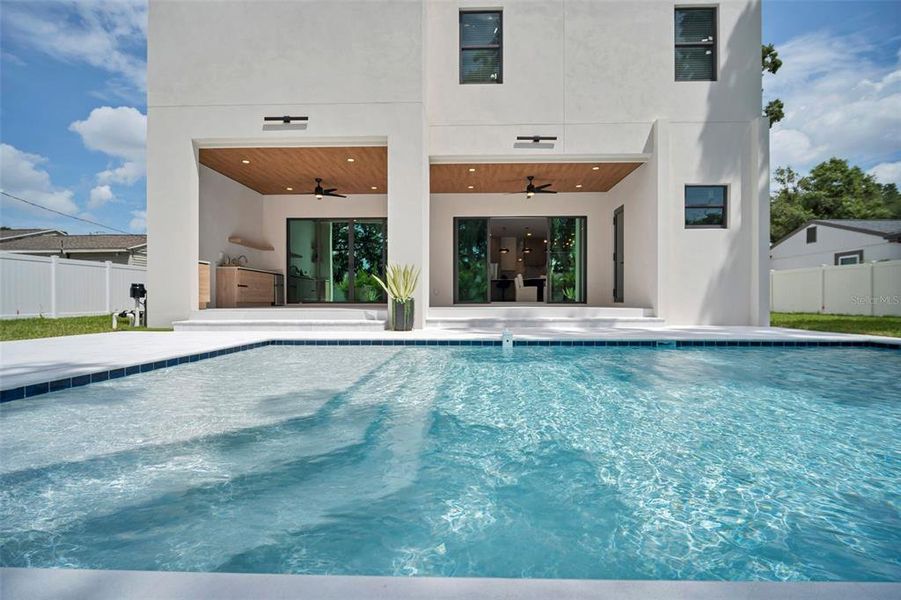 Exterior details and patio area of a home in , Tampa (Image 39).