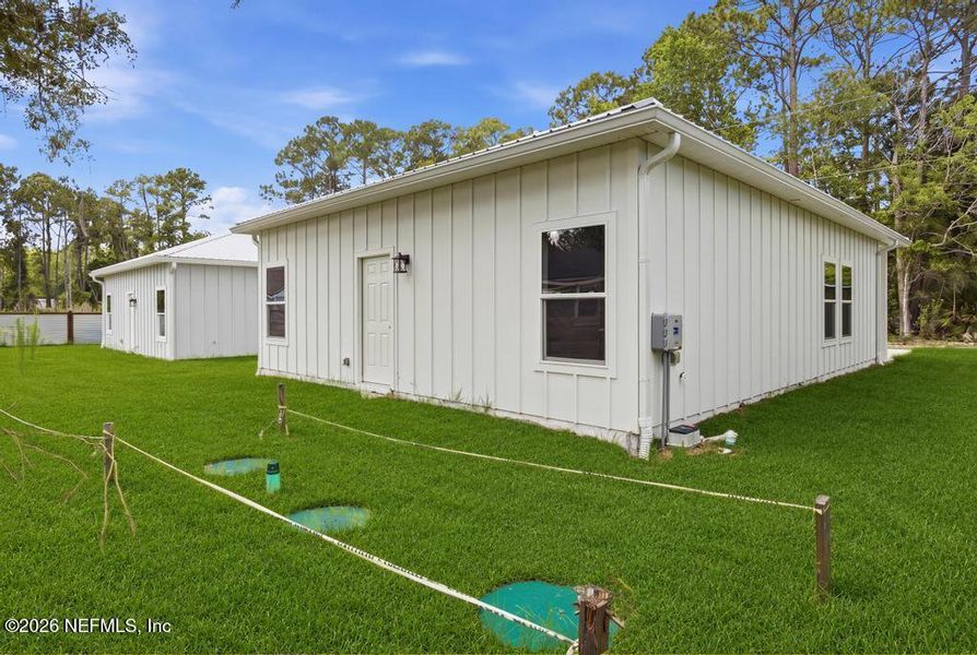 Exterior details and patio area of a home in , Jacksonville (Image 16).