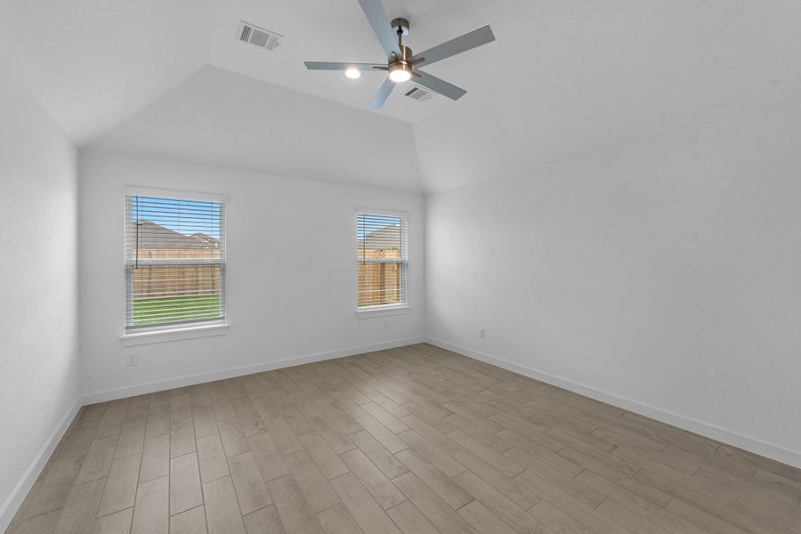 Spacious, unfurnished interior of a new home in Grand Mason Crossing, Katy (Image 20). Spacious, unfurnished interior of a new home in Grand Mason Crossing, Katy (Image 20).