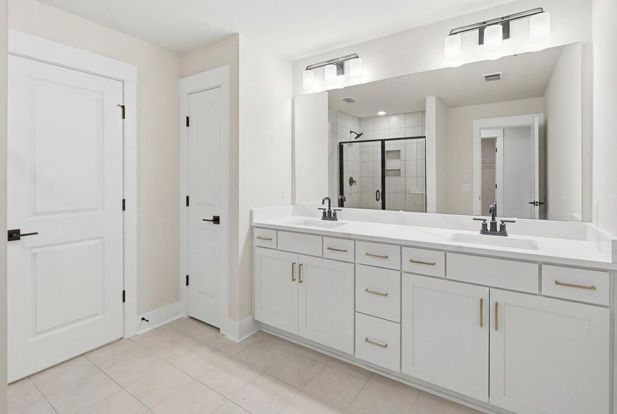 Representative furnished interior of a home built from the Maxwell by Beazer Homes in Ashley Walk Townes, Charleston (Image 11).
