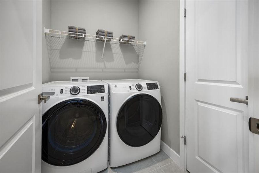 Representative interior finishes for a home built from the Brooks by Ryan Homes in Silver Oaks, Port St. Lucie (Image 15).