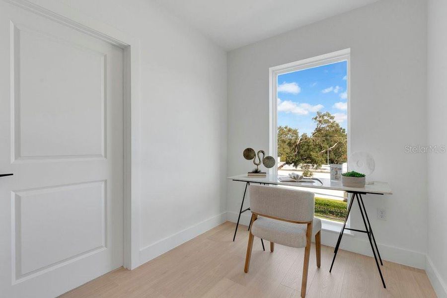 Furnished interior view inside a new home in , Orlando (Image 38).
