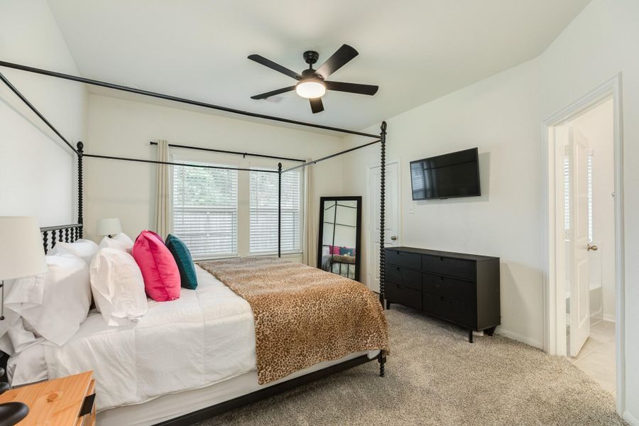 Furnished interior view inside a new home in Columbia Lakes, West Columbia (Image 17).